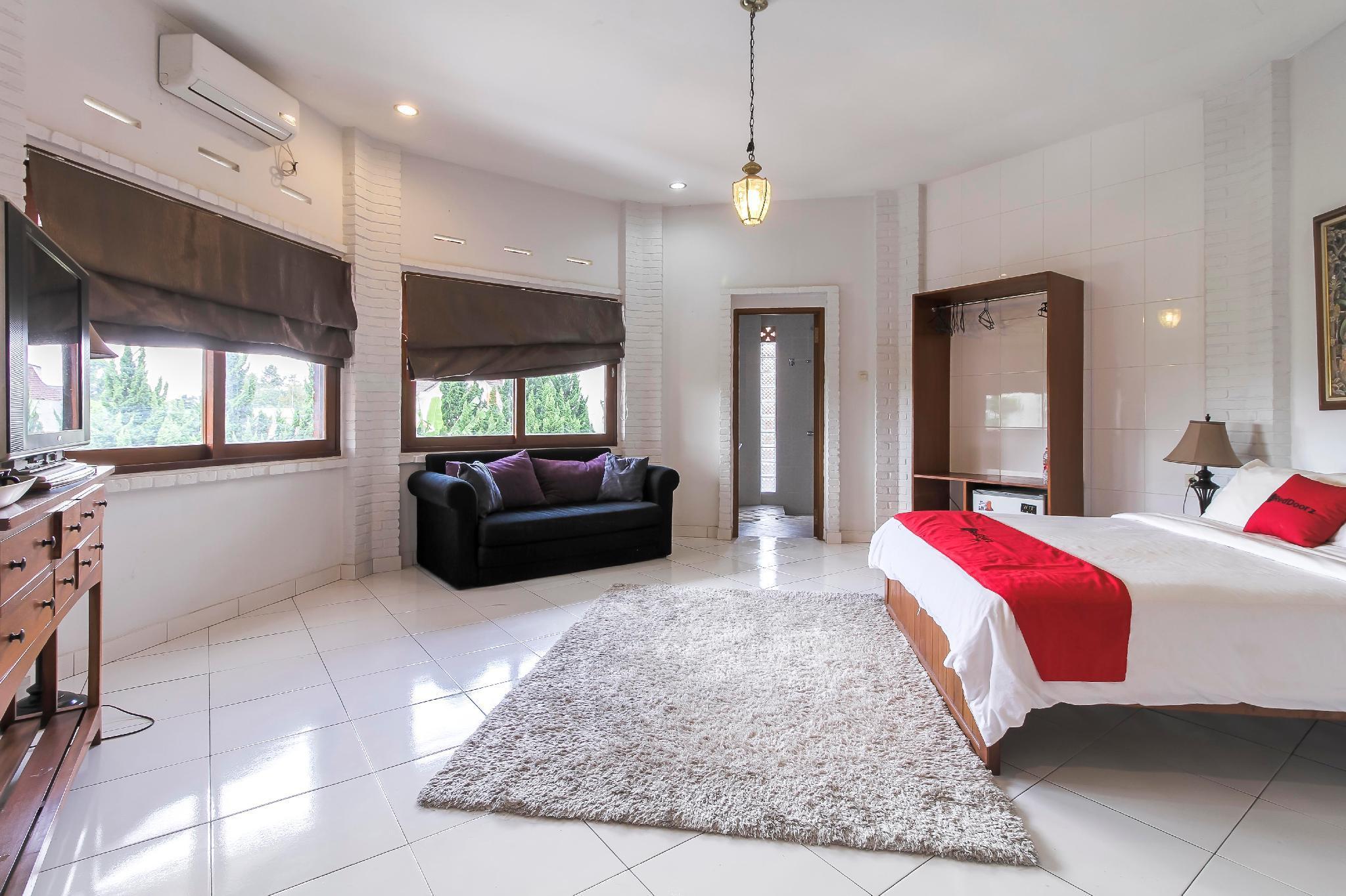 Reddoorz Plus Near Dago Pakar Bandung Exterior photo